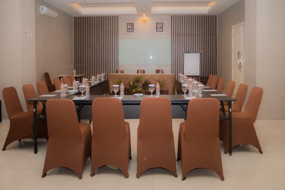 Ascent Premiere Hotel And Convention Malang Dış mekan fotoğraf