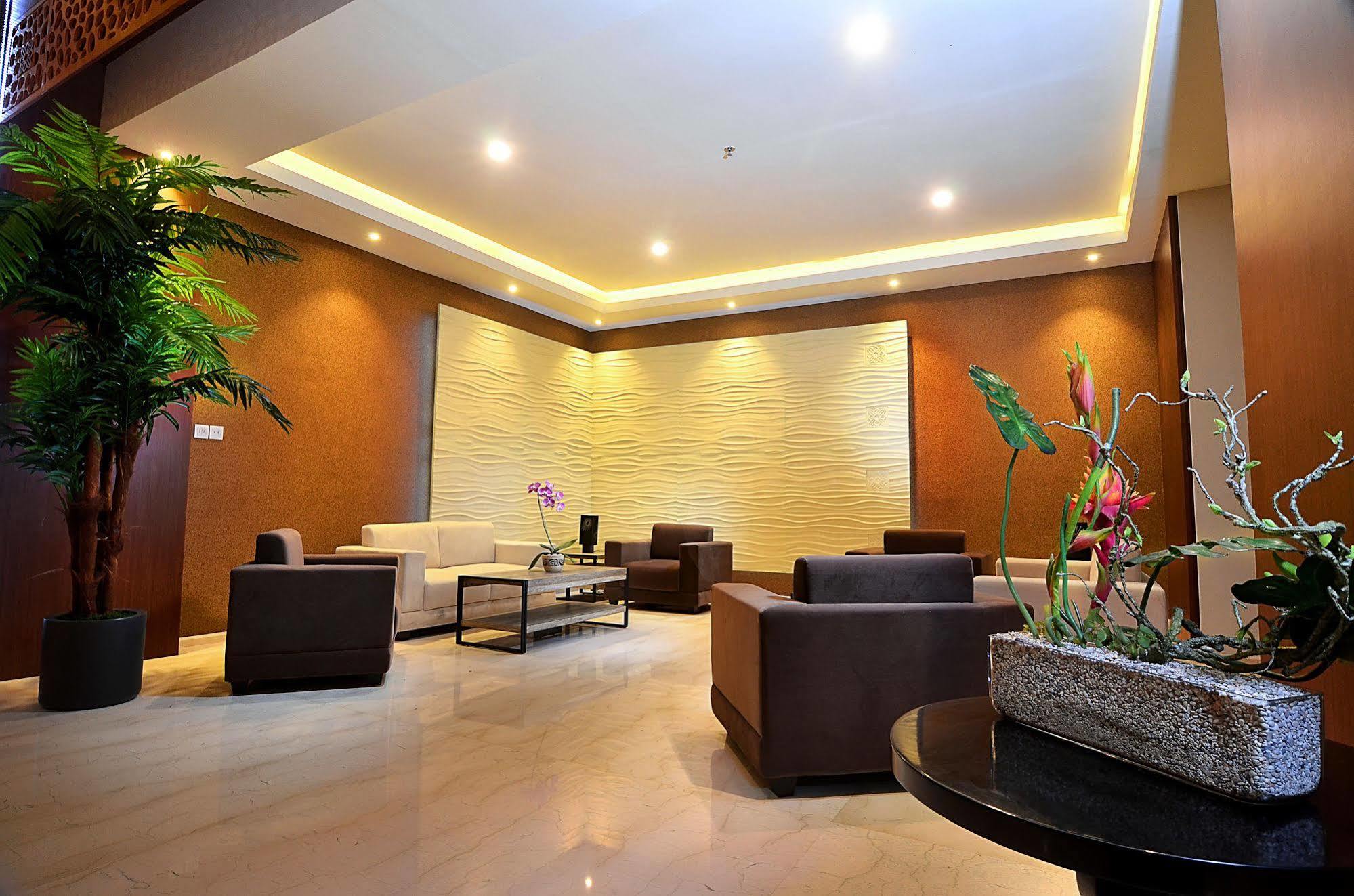 Ascent Premiere Hotel And Convention Malang Dış mekan fotoğraf